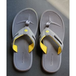 Men's size 10 sperry flip flops yellow and grey